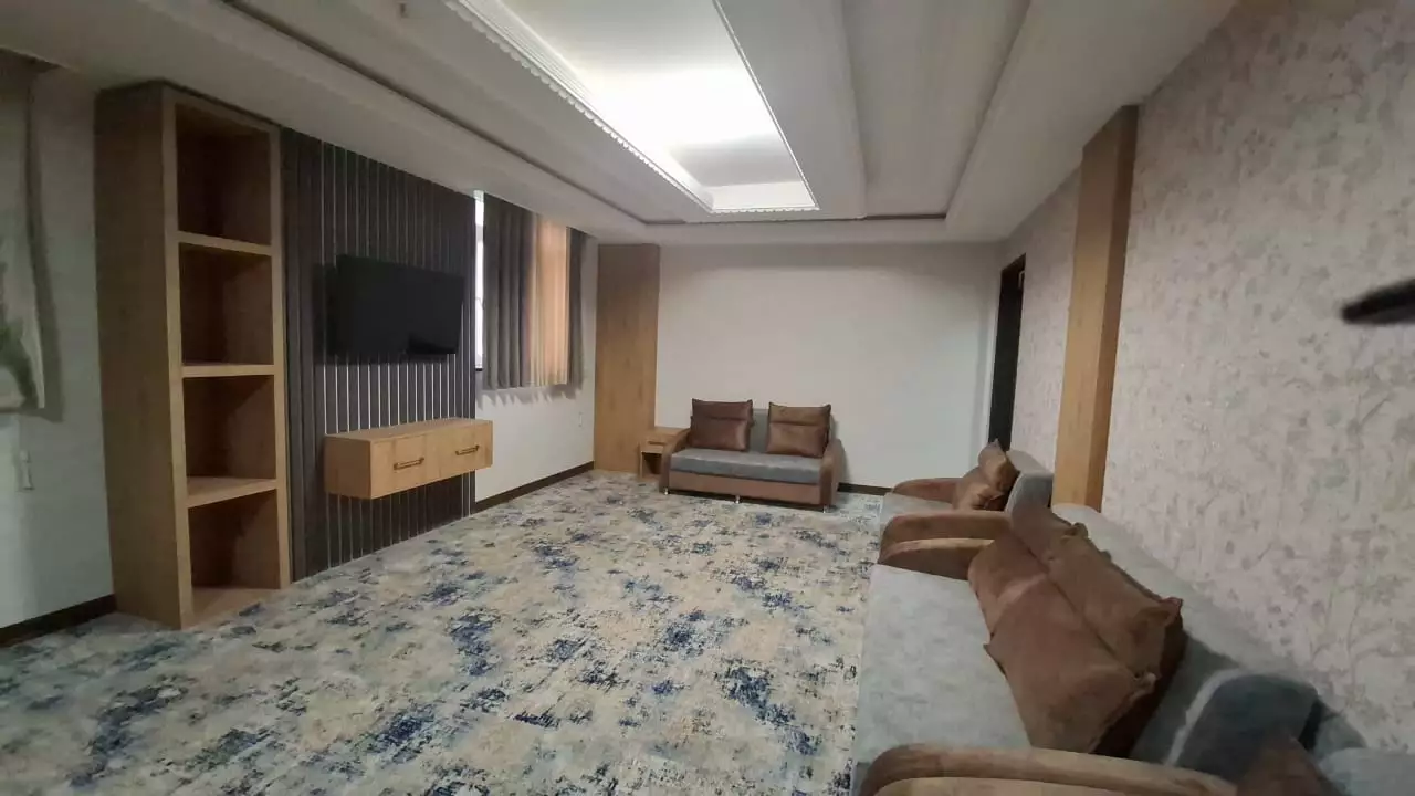 Alibaba https://cdn.alibaba.ir/ostorage/hotel-accommodation-images/6908c6e642794e78685ec02d_سوئیت دوخوابه،۱۰ تخته (1).webp